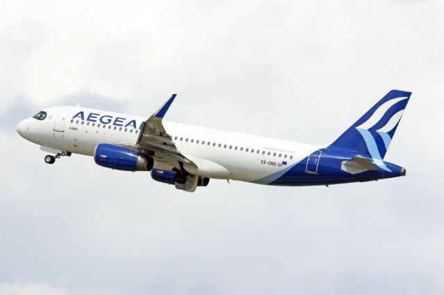 Airbus A320 (SX-DND)