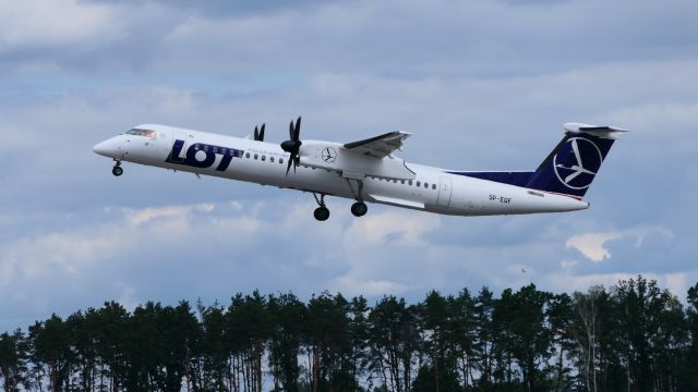 de Havilland Dash 8-400 (SP-EQF)