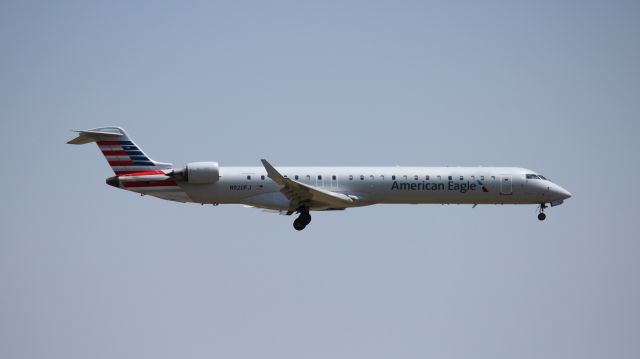 Canadair Regional Jet CRJ-900 (N920FJ)