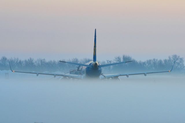 Embraer ERJ-190 (UR-EMD)