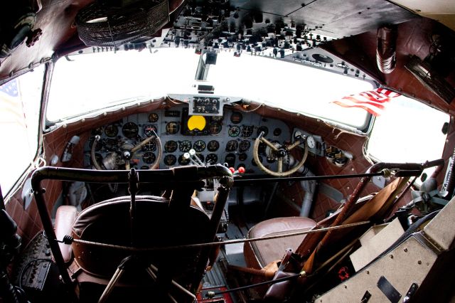 Douglas DC-3 (N34) - Cockpit shot of FAAs N34