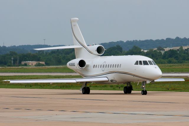 Dassault Falcon 900 (N606SG) - A nice Falcom 900EX taxis out to runway 7.