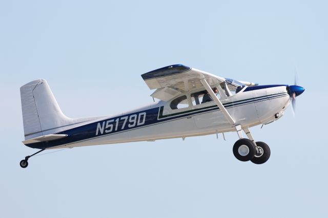 Cessna Skylane (N5179D)