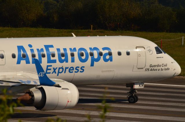 Embraer ERJ-190 (EC-LKM) - EC-LKM Front Detail Before TakeOff From LEVX Destination LEMD. 07-11-2021