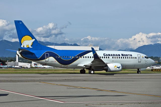 BOEING 737-300 (C-GCNZ)