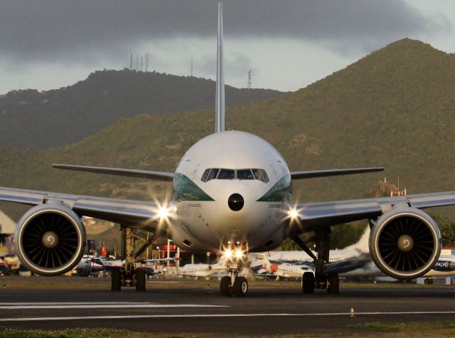 Boeing 777-200 (EI-ISD)