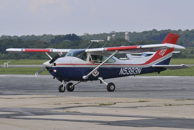 Cessna Skylane (N5383N) - Seen at KFDK on 8/23/2009.    a href=http://discussions.flightaware.com/profile.php?mode=viewprofile&u=269247  Profile/a