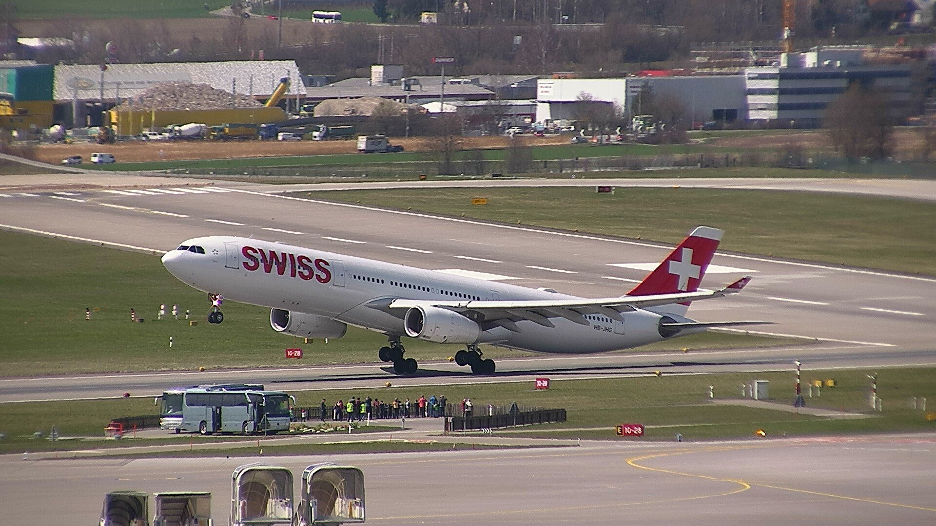 Airbus A330-300 (HB-JHG) - LX64 to Miami RWY16 - takeoff under the touristss sight of the guided tour