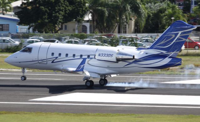 Canadair Challenger (N333DS)