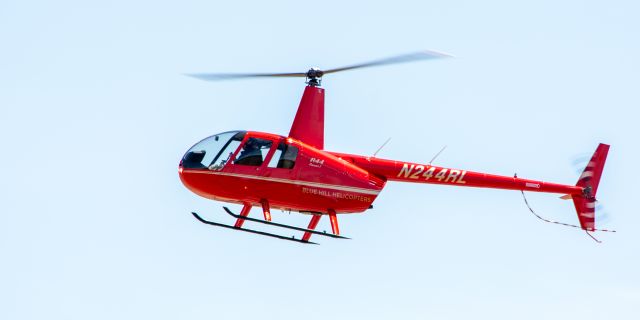 Robinson R-44 (N244RL)