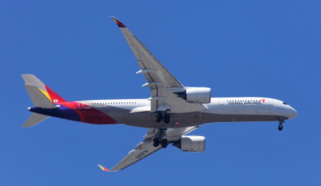 Airbus A350-900 (HL8359) - ICN-SEA  6-25-21