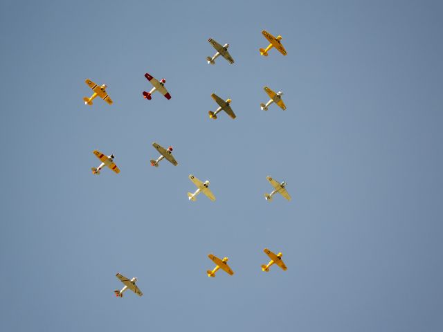 North American T-6 Texan (C-FHWX) - OSH18. 25 JUL 2018.