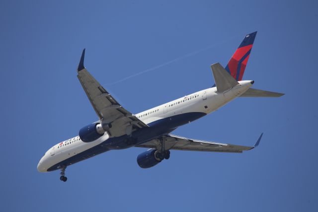 Boeing 757-200 (N821DX)