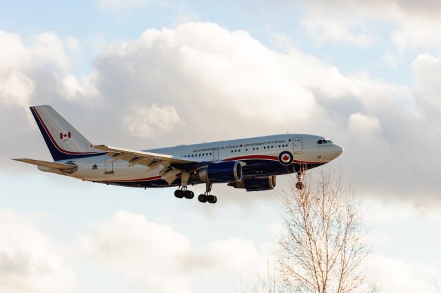 Airbus A310 (CAF01) - Registration 15001 on approach runway 26