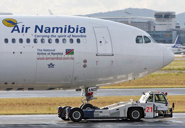 Airbus A330-300 (V5-ANO)