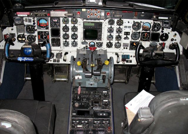 Grumman Gulfstream 1 (ZS-OOE) - Vintage flight deck.