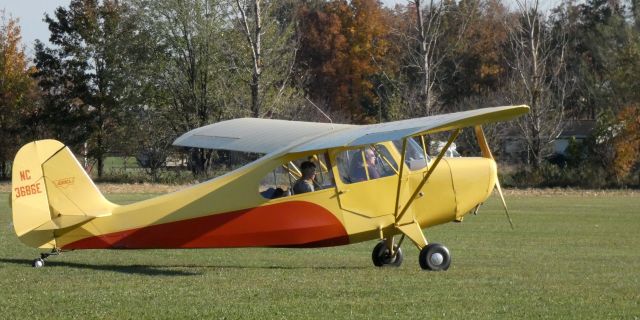 CHAMPION Sky-Trac (N3686E) - Taxiing for departure is this 1947 Aeronca Champion 7AC Sky-Trac in the Autumn of 2022.