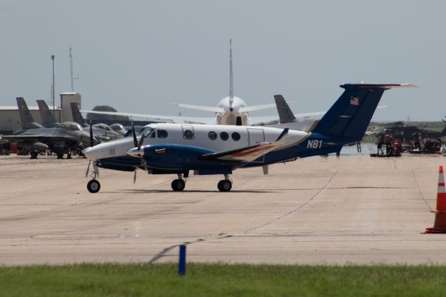 Beechcraft Super King Air 300 (N81)