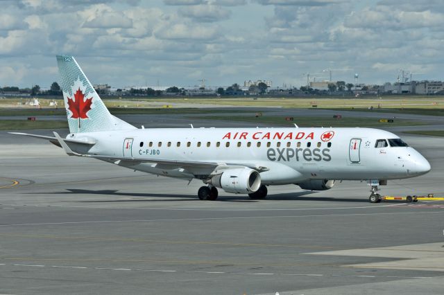 Embraer 175 (C-FJBO)