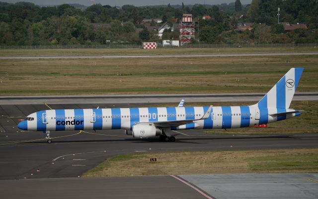 Boeing 757-200 (D-ABOI) - German Condor in new stripe livery after landing in DUS/EDDL, 30.aug.2022