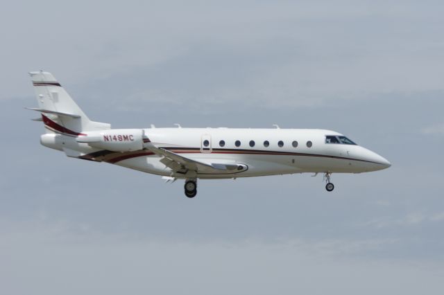 Dassault Falcon 20 (N148MC)