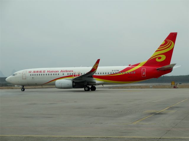 Boeing 737-800 (B-5798)