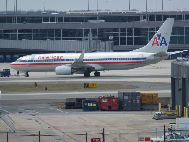 Boeing 737-800 (N947AN) - @IAD Daily Parking Garage #2 5th floor