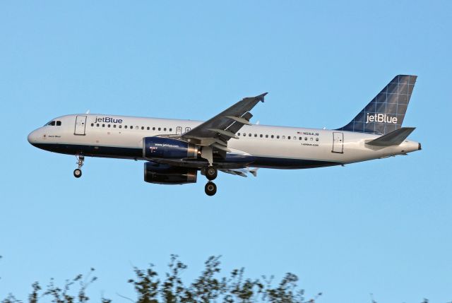 Airbus A320 (N554JB) - JetBlue Airways, N554JB, Airbus A320-232, msn 1898, Photo by John A. Miller, a rel=nofollow href=http://www.PhotoEnrichments.comwww.PhotoEnrichments.com/a