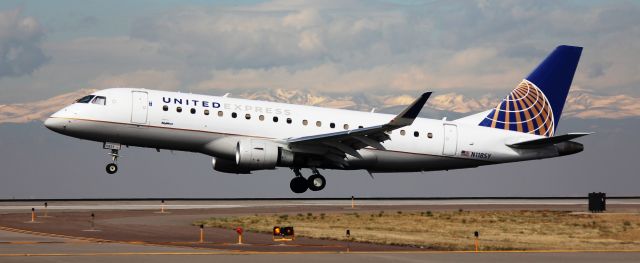 Embraer 170/175 (N118SY) - Landing on 16L.