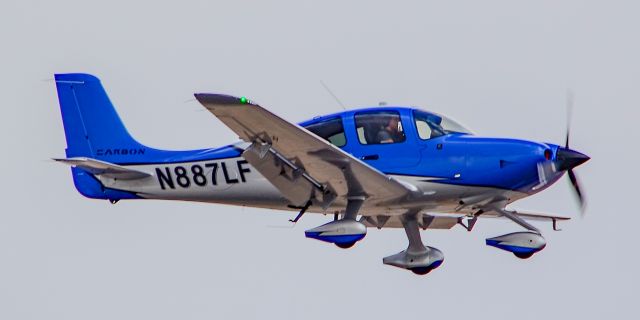 Cirrus SR-22 (N887LF) - N887LF Cirrus SR22 s/n 9407 - North Las Vegas Airport  KVGTbr /Photo: TDelCorobr /March 7, 2024