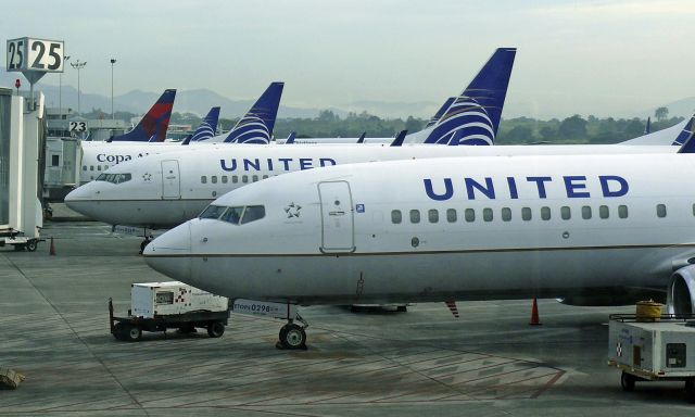 Boeing 737-700 (N37298)