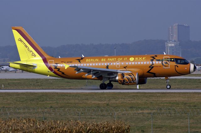 Airbus A319 (D-AKNO) - Airbus 319-112  Germanwings  EDDS Stuttgart-Echterdingen Airport Germany  10.Oktober 2010  "The BerlinBearBus"