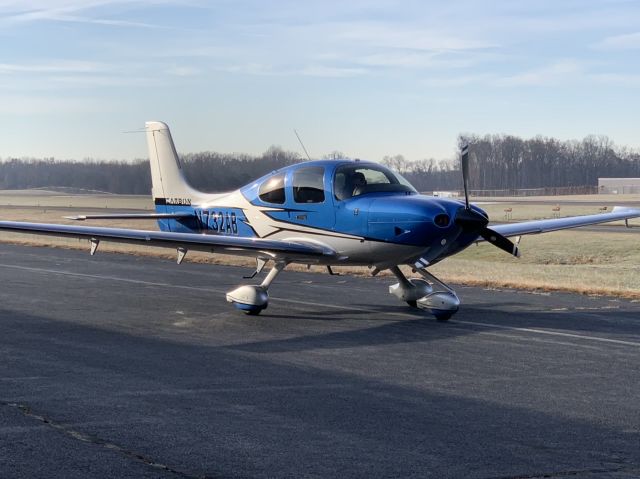 Cirrus SR-22 (N732AB)