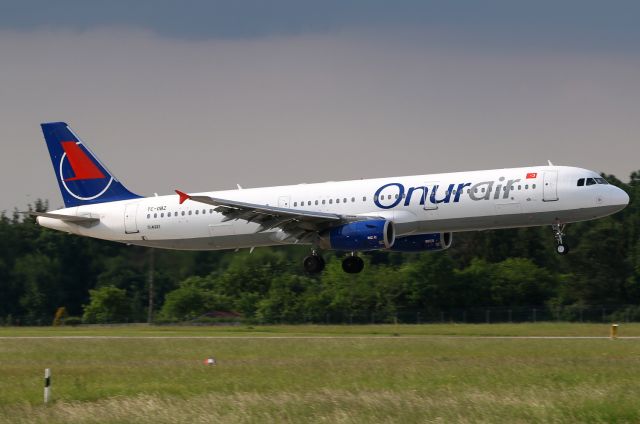 Airbus A321 (TC-OBZ)