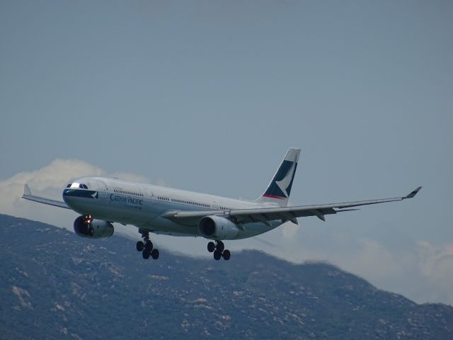 Airbus A330-300 (B-LBB)