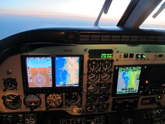 Cessna Skylane (N847D) - Garmin 600 / GTN750.