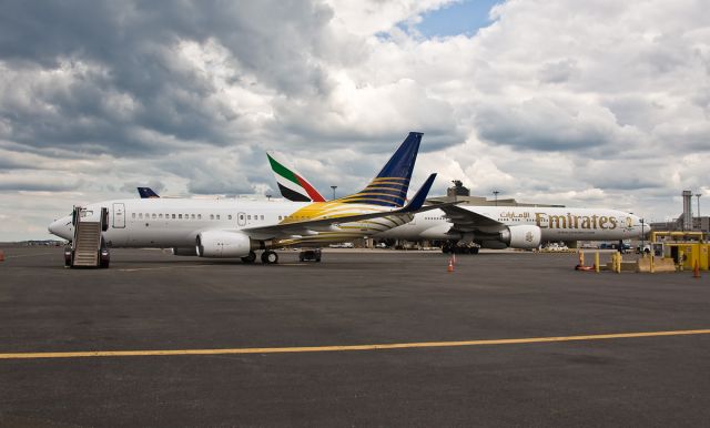 Boeing 737-700 (A6-RJZ) - Royal Jet BBJ and EK B777-300ER A6-ECT