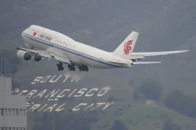 BOEING 747-8 (B-2485)