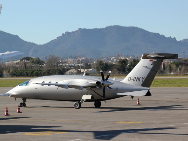 Piaggio P.180 Avanti (D-INKY)