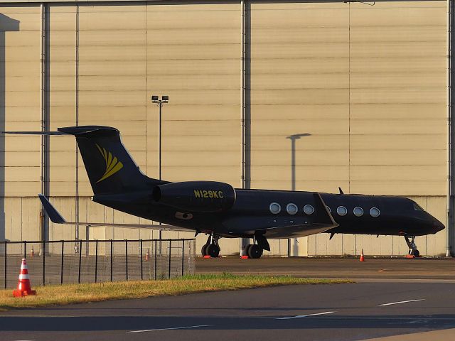 Gulfstream Aerospace Gulfstream V (N129KC) - I took this picture on Nov 03, 2018.