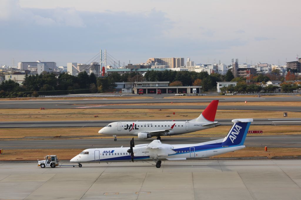 de Havilland Dash 8-400 (JA855A)