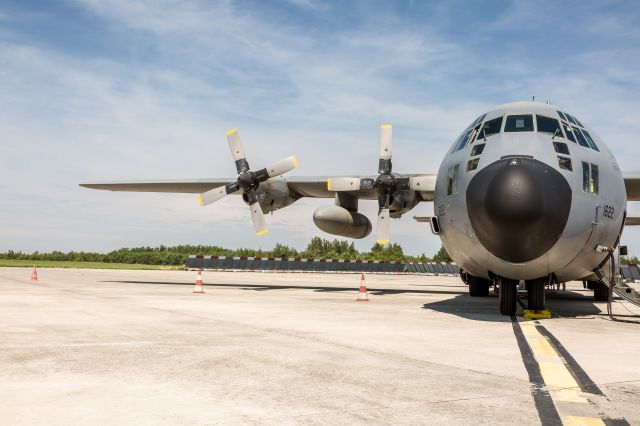 Lockheed C-130 Hercules (N1622)