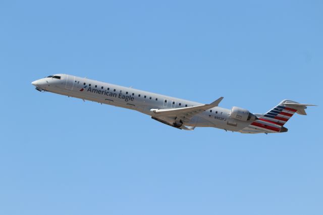 Canadair Regional Jet CRJ-900 (N902FJ)