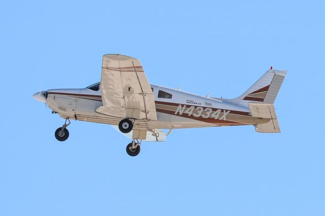 Piper Cherokee (N4334X)