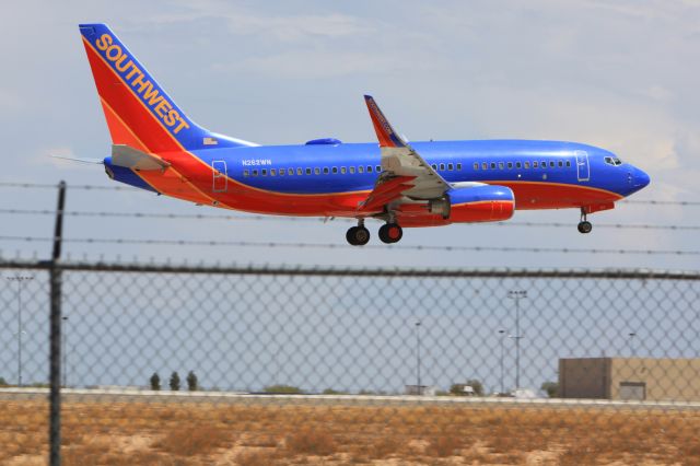 Boeing 737-700 (N262WN)