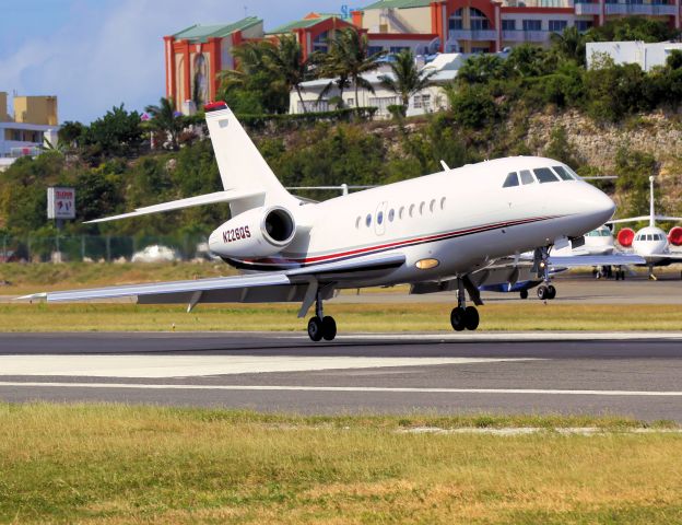 Dassault Falcon 2000 (N226QS)