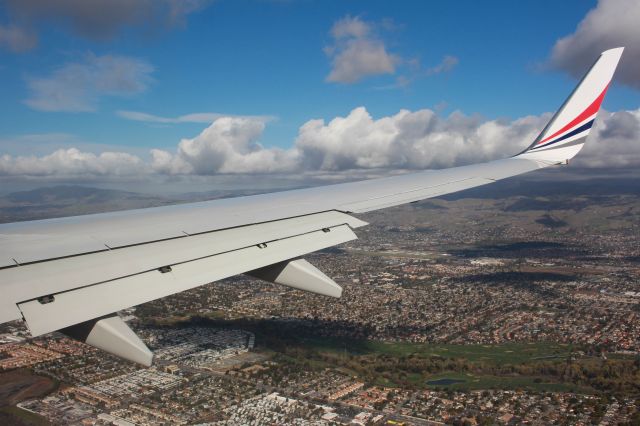 Boeing 737-800 (N625XA)