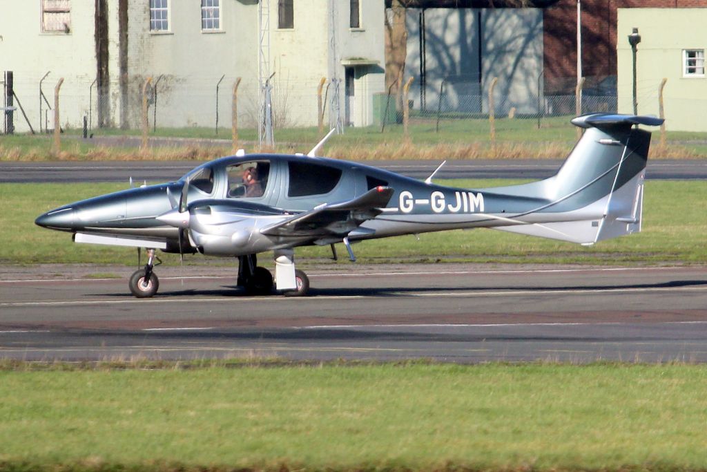 Diamond DA-62 (G-GJIM) - Landing on rwy 21 on 30-Jan-25 arriving from EGCM.