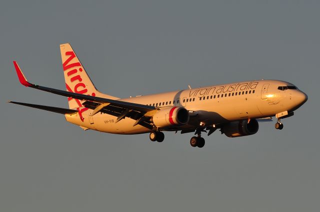 Boeing 737-800 (VH-YIB)