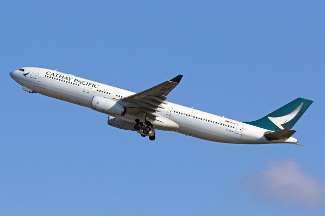 Airbus A330-300 (B-HLR)